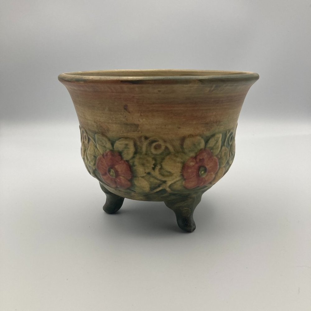 Weller Flemish 3 Footed Pottery Bowl